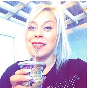 Meet your Posher, Paulina